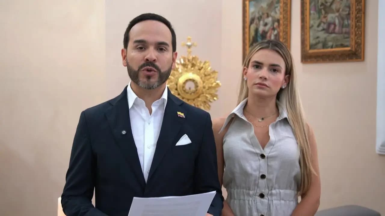 "No nos van a callar": Abelardo de la Espriella honra a dos activistas asesinados en campaña
