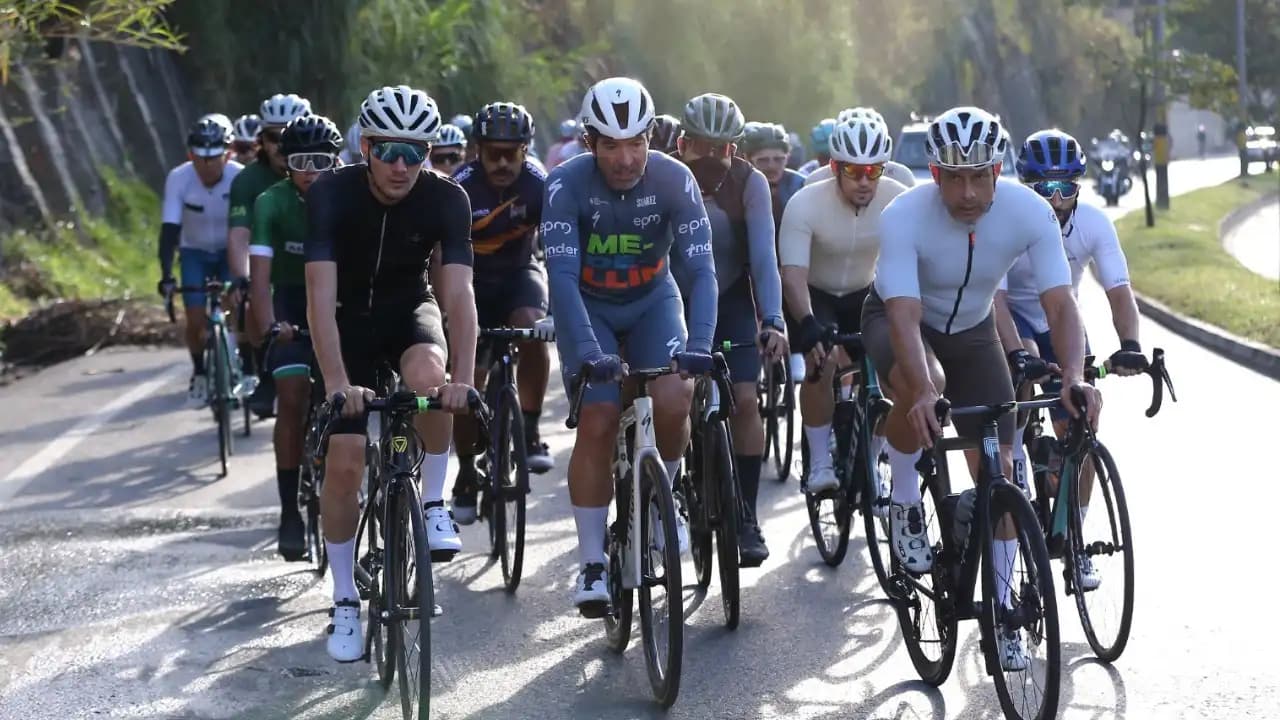 El Inder sacó su rodada fuera de Medellín: 170 ciclistas pedaleron 60 kilómetros hacia San Pedro