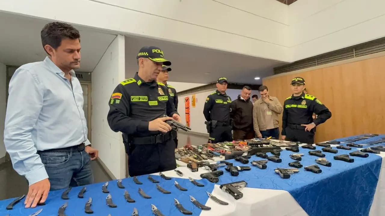 Medellín destruye 472 armas incautadas en operativos de seguridad
