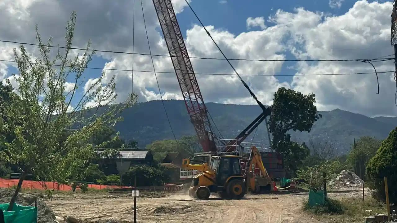 Medellín inicia construcción de primera estación subterránea férrea de Colombia en la 80