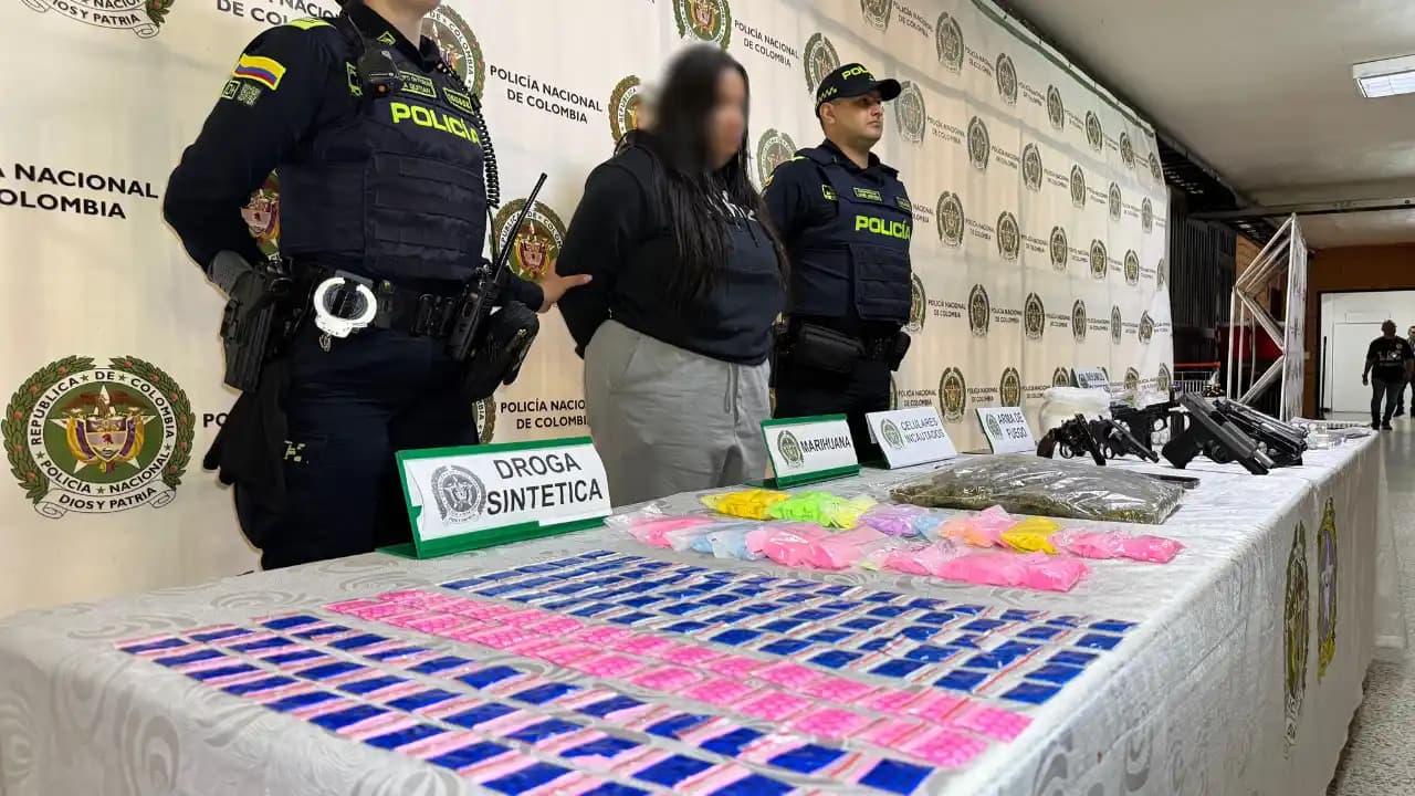 Capturan a dos integrantes de La Terraza en operativo que desmanteló centro de droga y armas en Medellín