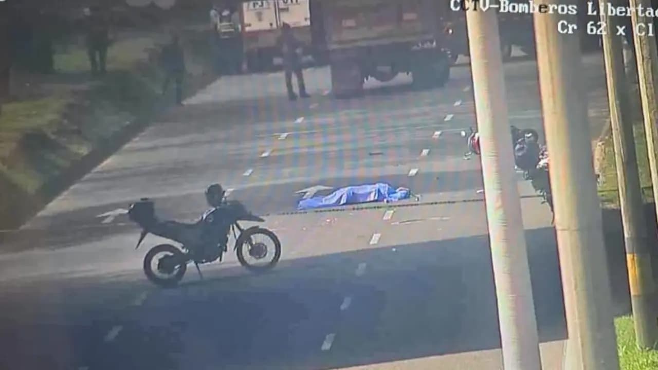 Mujer muere en accidente que cierra la Avenida Regional en Medellín