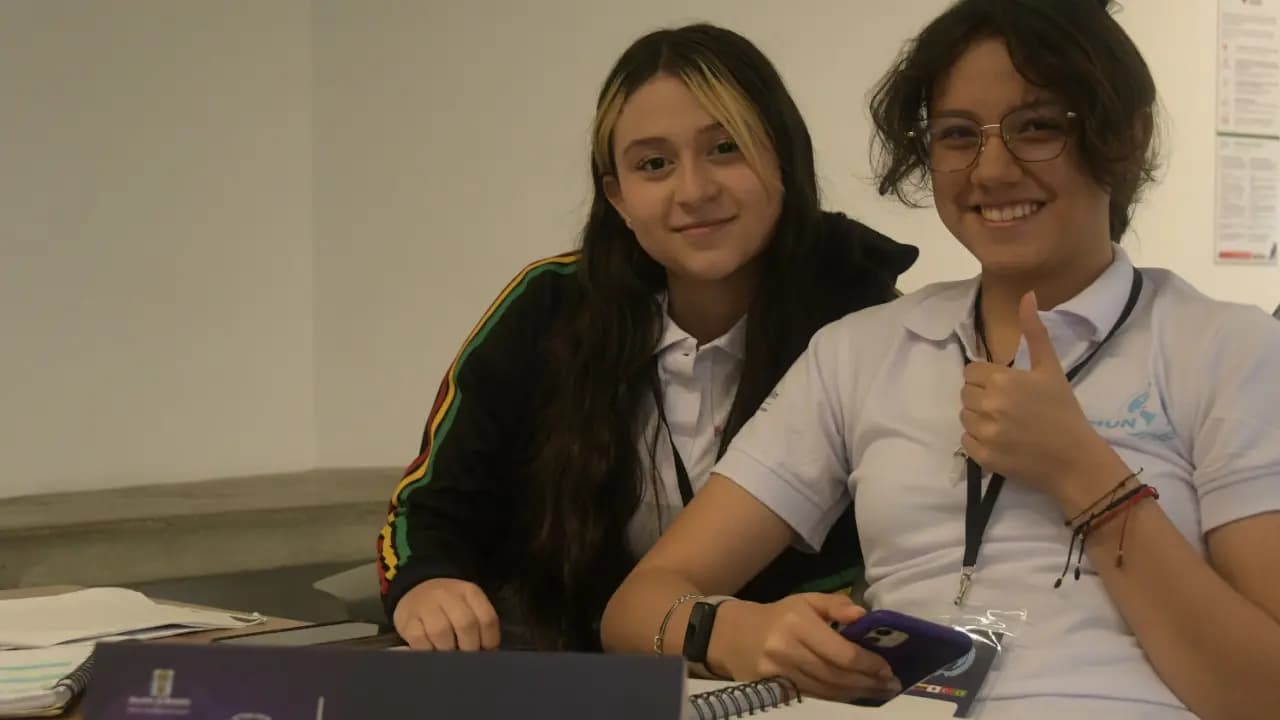 Medellín forma líderes: 270 estudiantes simulan debates de la ONU
