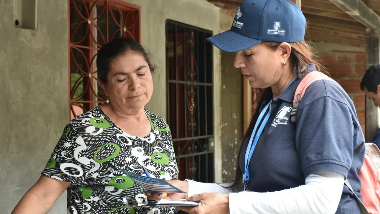 Medellín busca casa por casa que ningún estudiante abandone la escuela