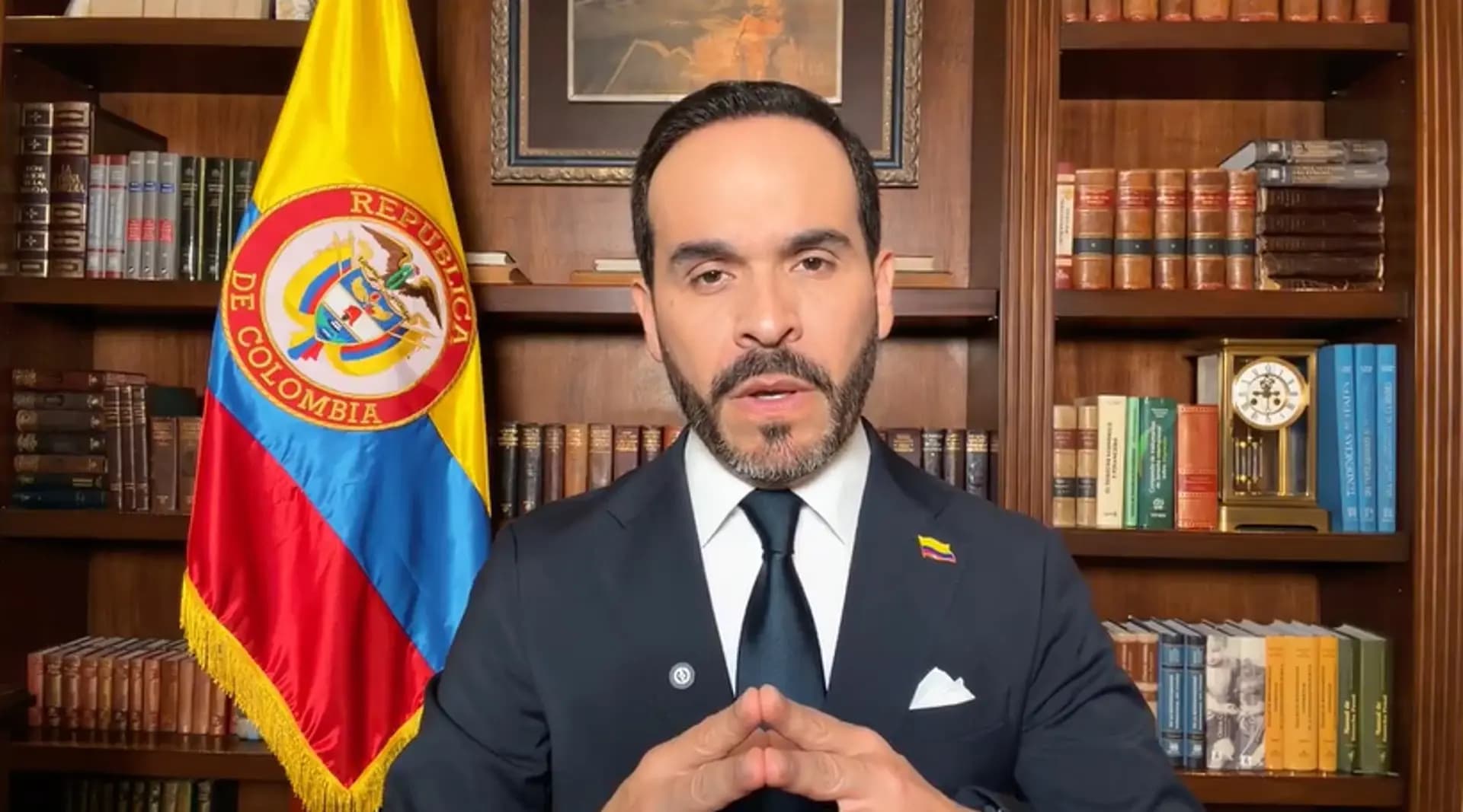 De La Espriella denuncia intento de golpe y ordena suspender empalme con Gobierno saliente