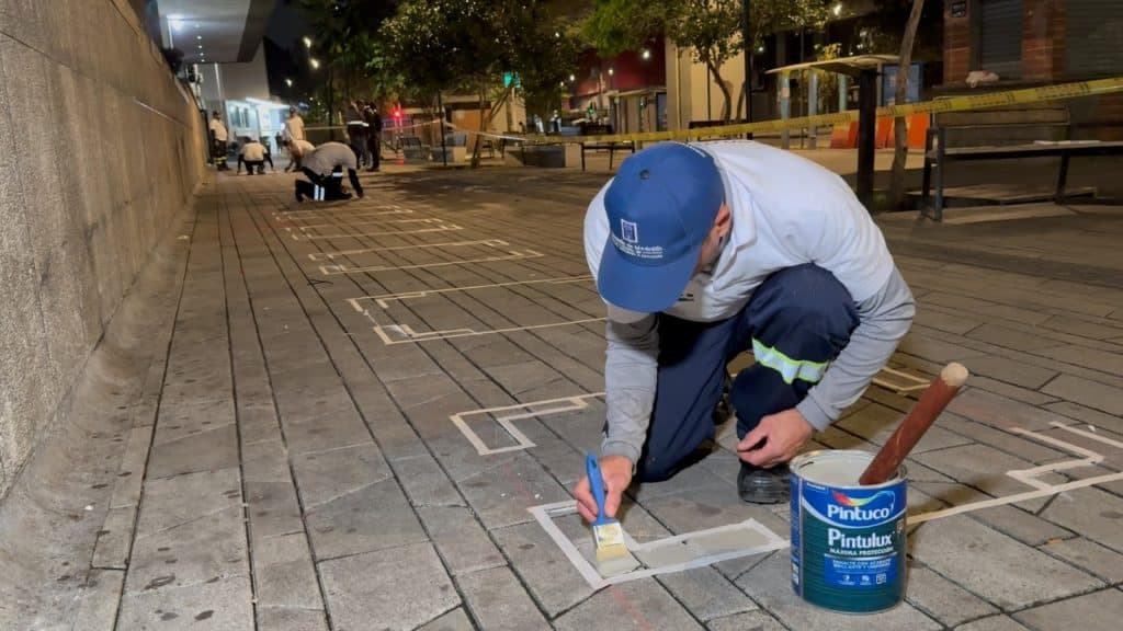 Medellín reubica 160 vendedores informales del centro en nuevos puntos de trabajo