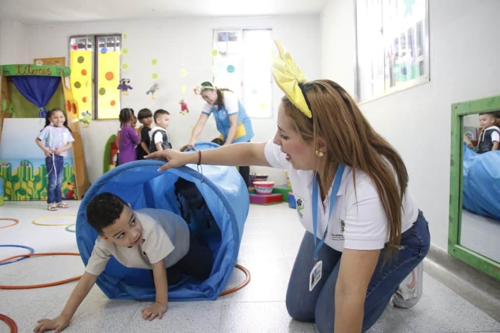 Buen Comienzo abre sábados en el centro de Medellín para familias que trabajan en fin de semana