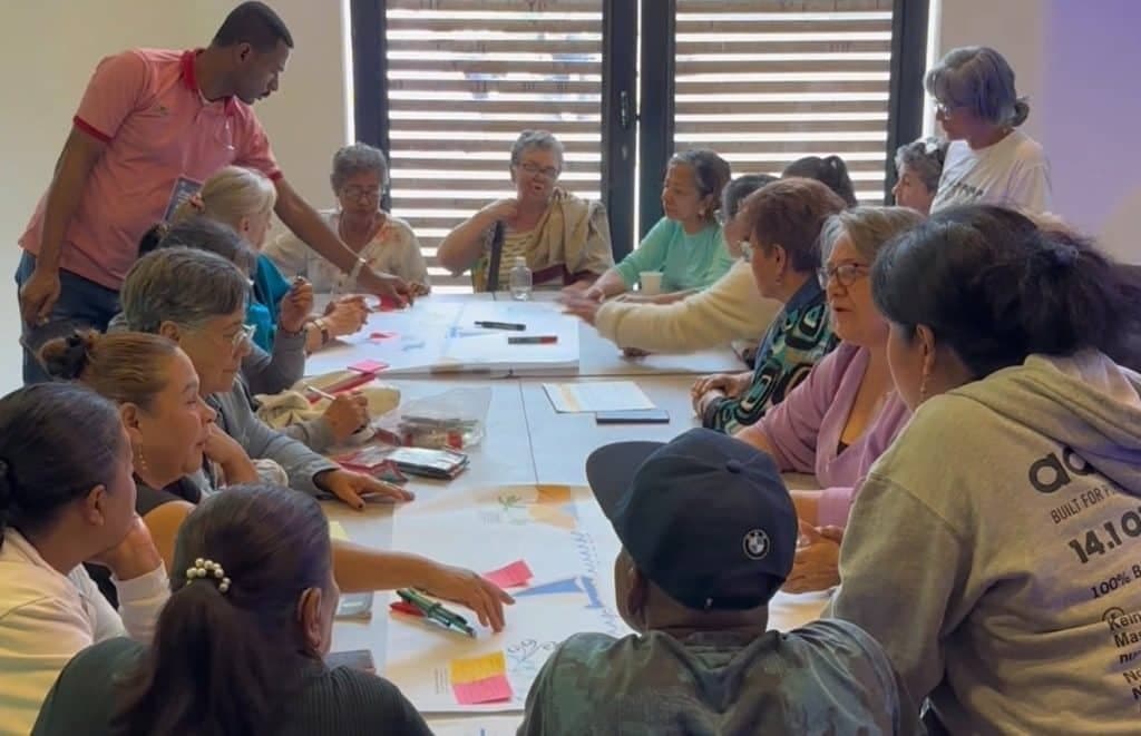Medellín capacita gratis a líderes comunitarios en diplomado de liderazgo público