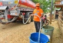 Aqualia distribuye agua por carrotanques en Sahagún mientras normaliza el servicio