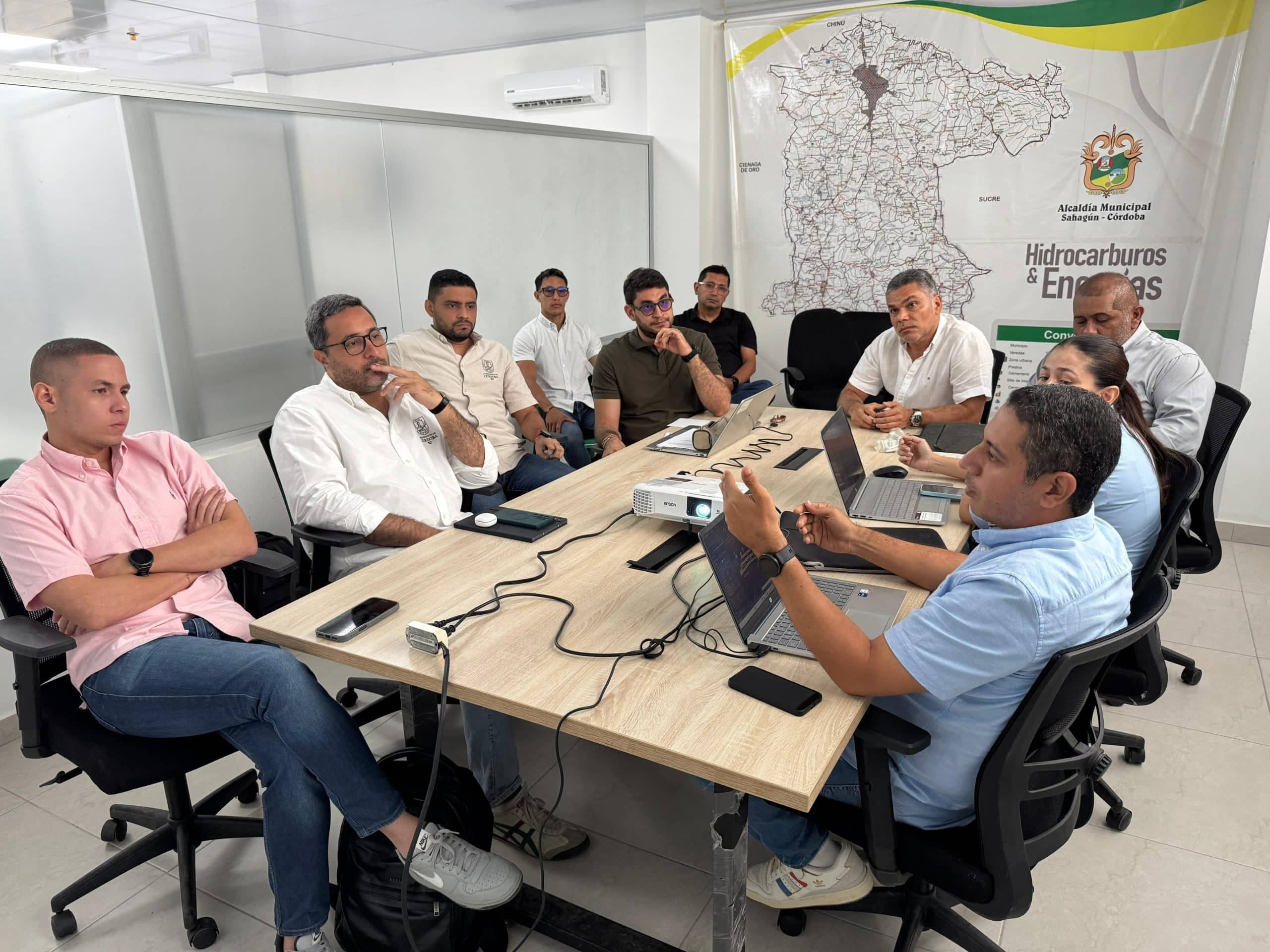 Sahagún avanza en la transformación de la Calle Larga tras encuentro de autoridades