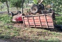 Un microsueño casi cobra víctima: camión volcado en la vía San Pelayo-Santa Lucía