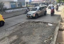 Cinco meses con un hueco en la calle 41: conductores piden solución urgente