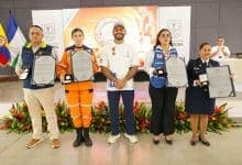 Córdoba reconoce a sus héroes de la emergencia con condecoración e inversión millonaria