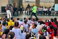 Policía usa payasos y música para combatir el bullying en colegios de Montería