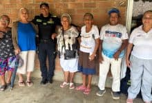 Policía enseña a familias monterianas cómo proteger a niños en redes sociales y en casa