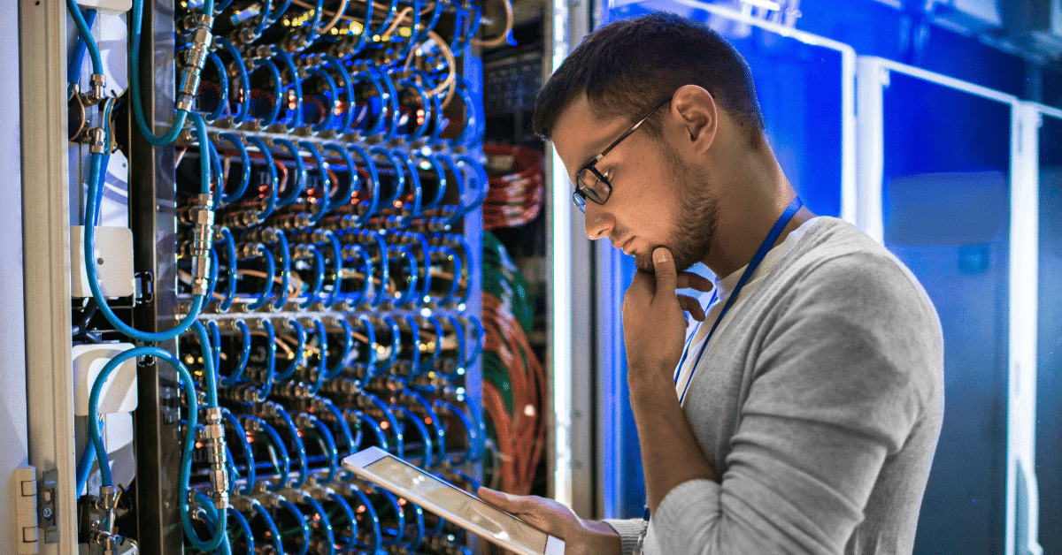 UCC abre puertas a formación en tecnología con técnico en servicios informáticos