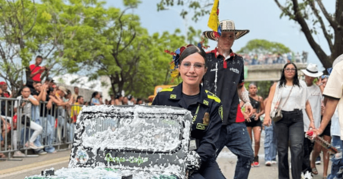 Miles disfrutan del Gran Desfile de Carrozas en la Feria Ganadera de Córdoba