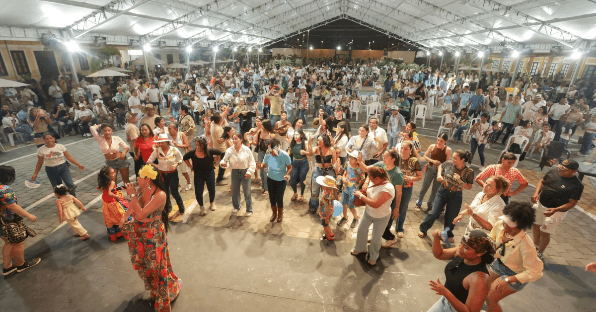 La Feria de la Ganadería atraen masas: tradición, cultura y negocios en plena acción