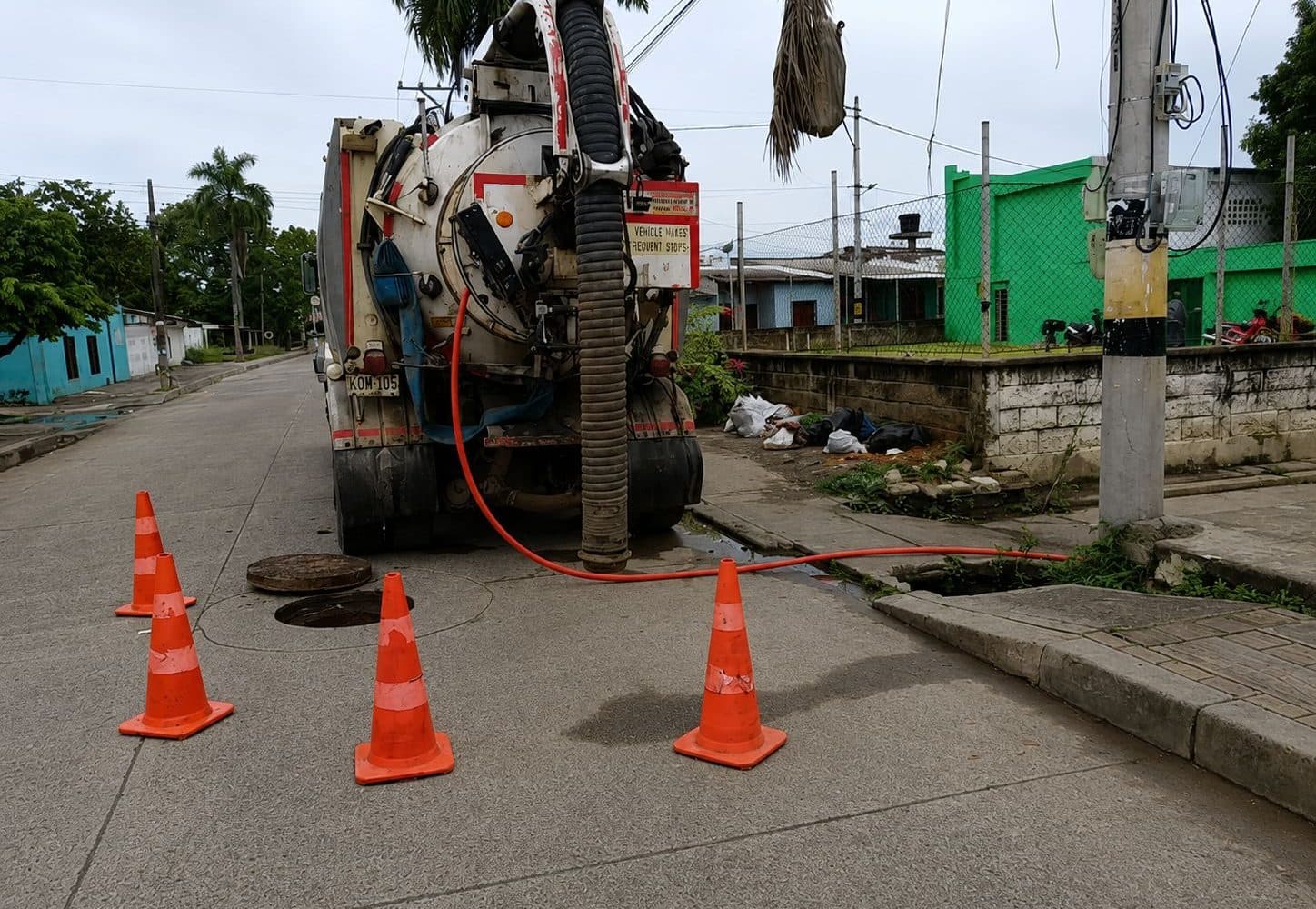 Veolia intensifica limpieza del alcantarillado en Montería y pide a ciudadanos que cuiden la red