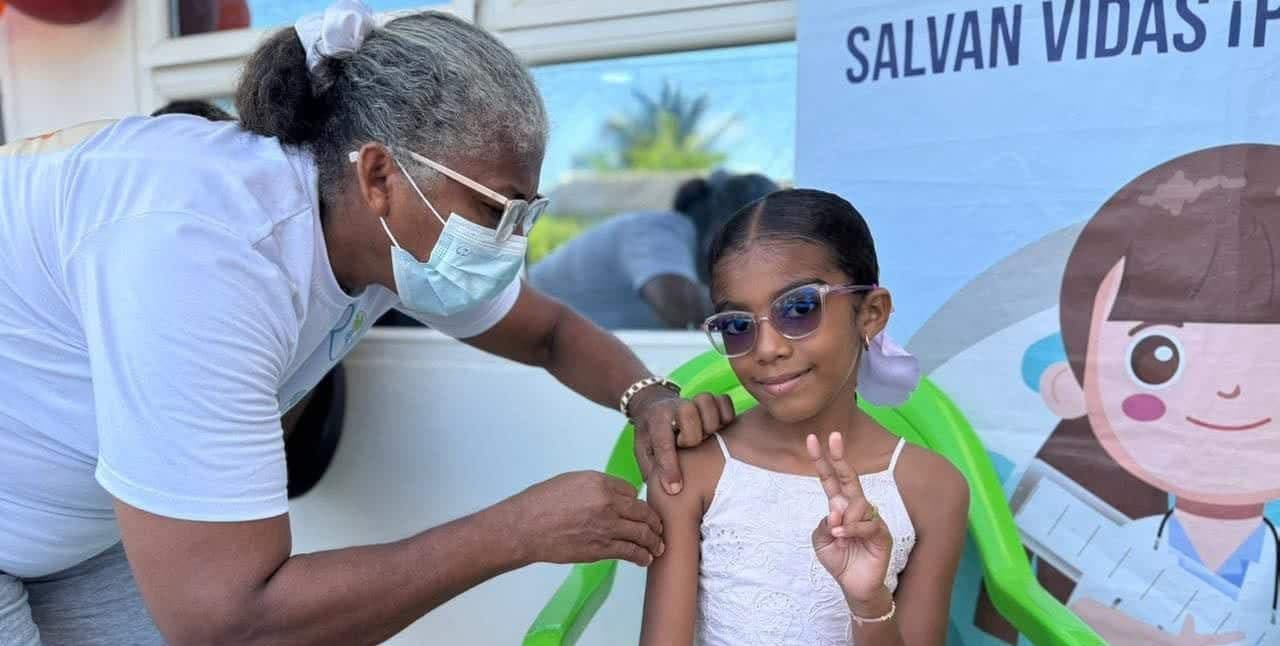 Córdoba despliega 82 puestos de vacunación para proteger a niños contra sarampión y rubéola