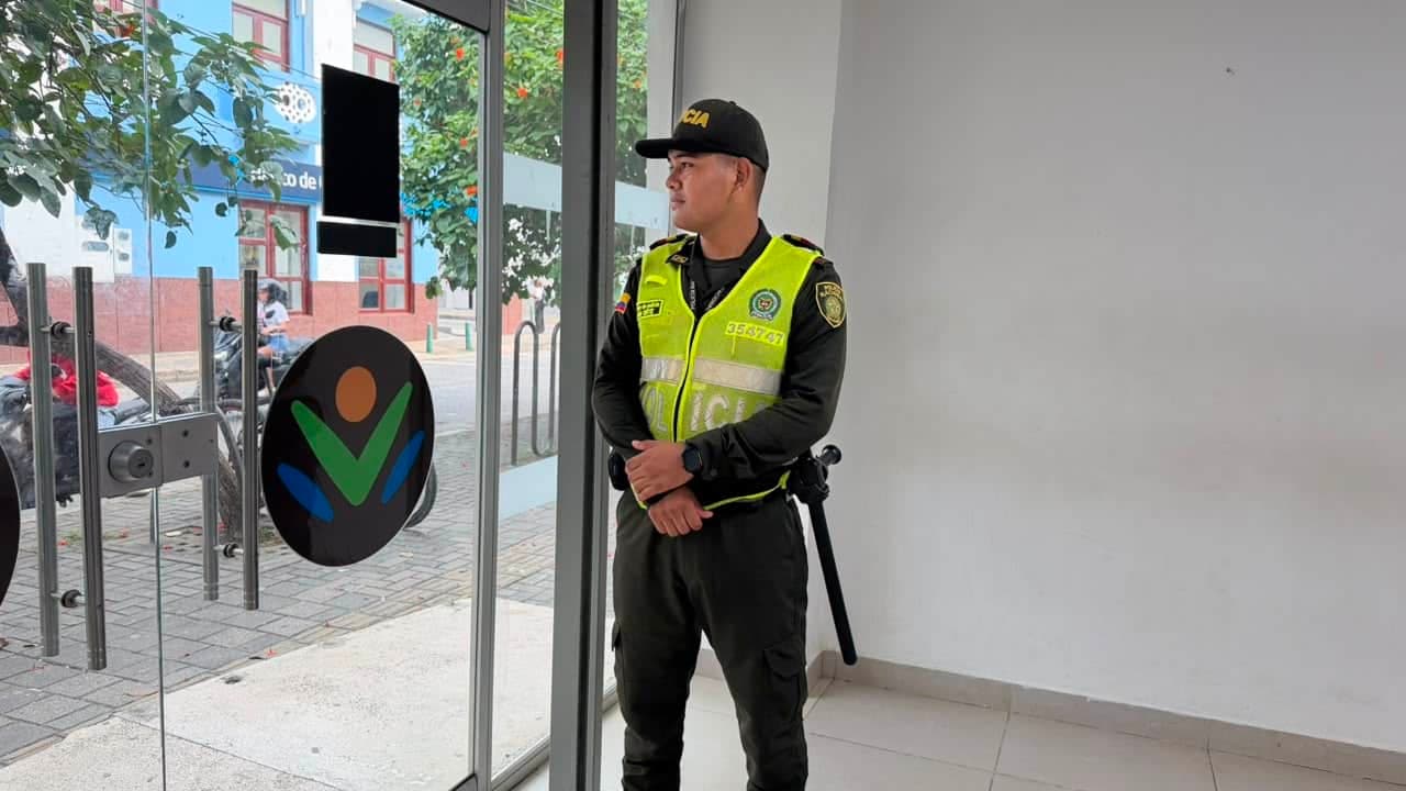 Policía intensifica vigilancia en comercios y bancos de Montería para proteger a ciudadanos