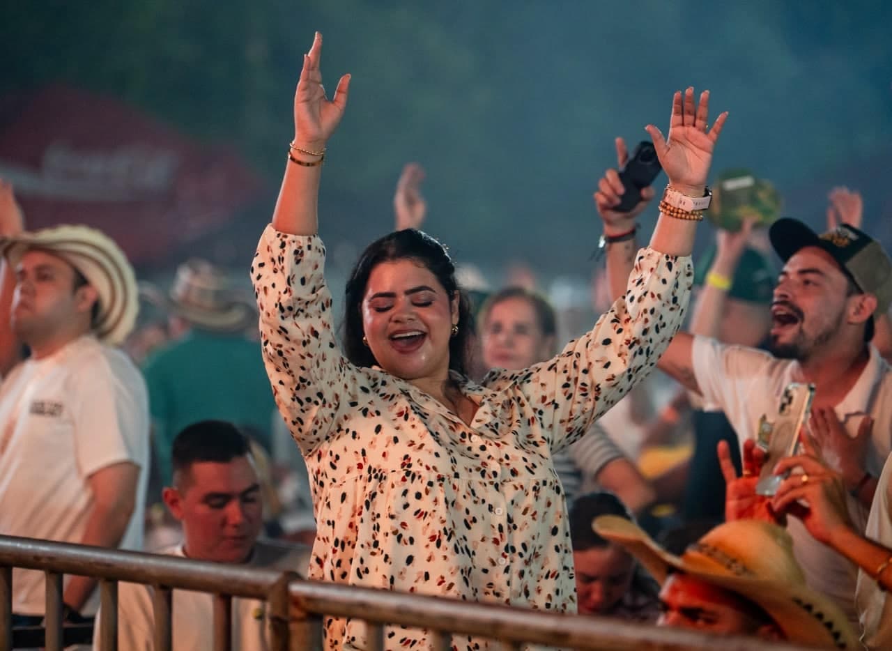 San Pelayo se vistió de porro: miles bailaron hasta el amanecer en la alborada del festival