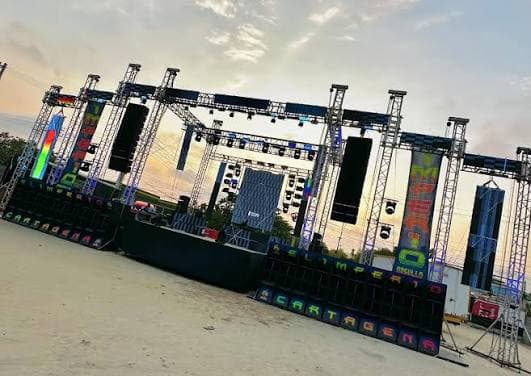 El Imperio lleva música y fiesta gratis a orillas del mar en Los Córdobas