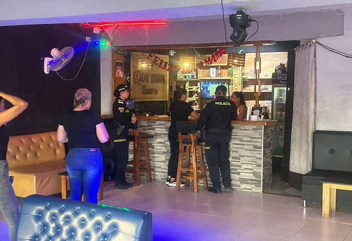 Policía refuerza inspecciones en comercios de Pelaya para controlar ruido y seguridad