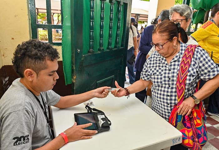 Cepeda se impone en el Cesar, pero De La Espriella domina 13 municipios en reñida contienda
