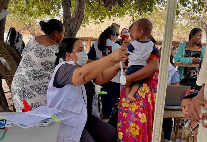 Salud materna e infantil mejora en comunidades indígenas, pero persisten desafíos estructurales