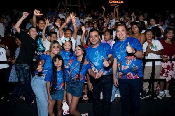 Más de 300 niños vieron cine por primera vez gracias a iniciativa de la Alcaldía