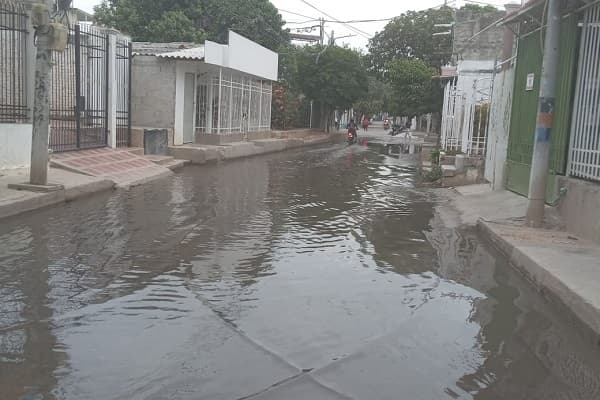 Gaira clama por solución a derramamientos de aguas servidas que afectan a cientos de familias