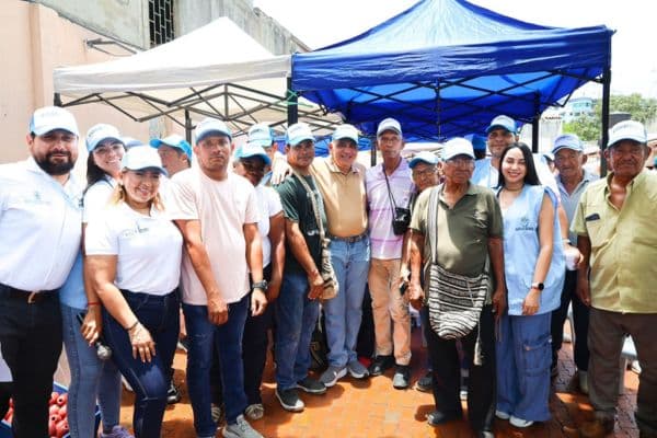Santa Marta entrega equipos y apoyo técnico a 15 asociaciones de pescadores artesanales