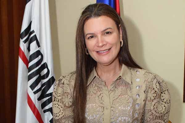 Ingrid Gómez asume temporalmente la alcaldía de Santa Marta mientras Pinedo está fuera del país