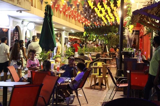 Santa Marta evalúa ampliar horarios nocturnos para reactivar comercio y turismo