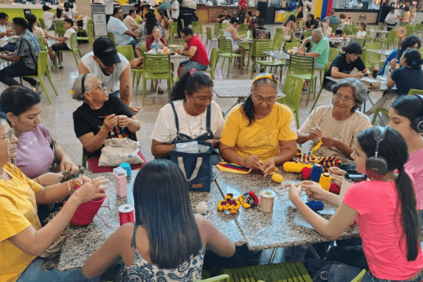 Tejedoras de Santa Marta tienden su arte ancestral en jornada mundial de tejido