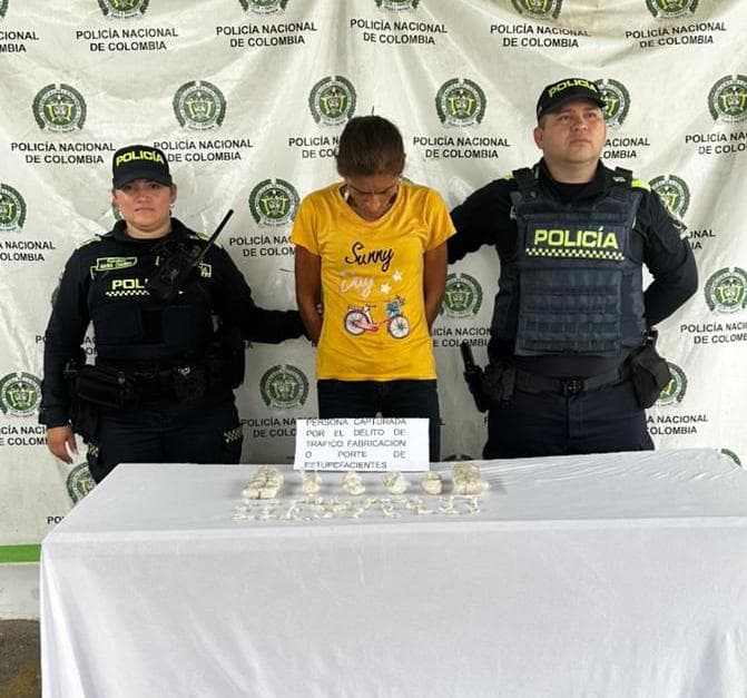 Mujer capturada en Maicao con casi 500 dosis de droga en su poder