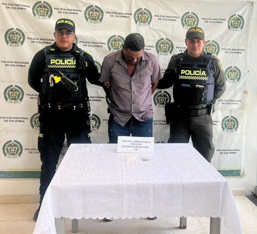 Capturan a hombre con marihuana y cocaína en Hatonuevo durante patrullaje policial