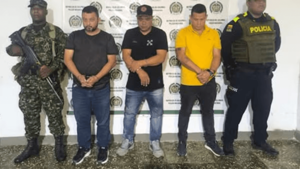 Capturan a exoficial de Policía y dos cómplices por asalto a finca en Sahagún
