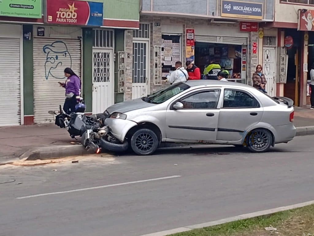Conductor muere en asalto a bala en Kennedy; capturan a uno de los agresores