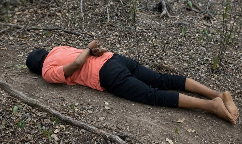 Encuentran hombre asesinado a bala en vía de Riohacha; identidad sigue sin confirmar