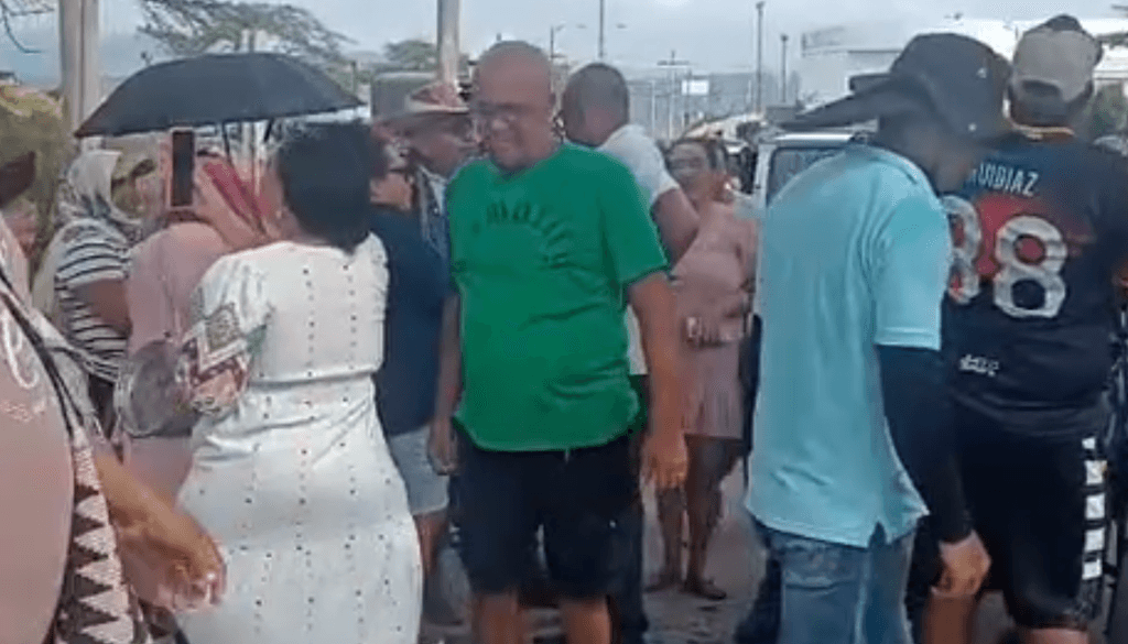 Albania protesta por crisis de agua: cierran vía hacia Maicao en demanda de soluciones