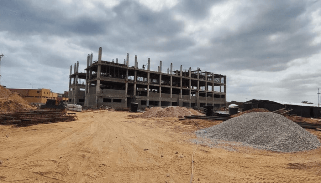 La Guajira avanza en su mayor inversión educativa: nuevo bloque de Arquitectura ya está un 25% listo