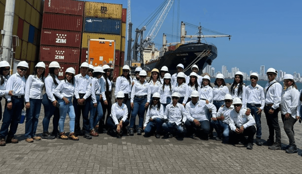 Estudiantes de Uniguajira conocen operaciones de seguridad en planta de Seaboard en Cartagena