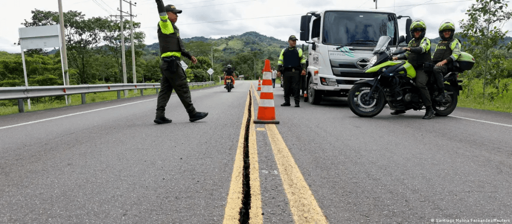 Senador escapa de ataque armado en el Cauca: su vehículo fue acribillado a metros de distancia