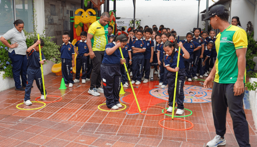 Instituto de Deportes de La Guajira lleva recreación y convivencia a 400 personas en jornadas comunitarias