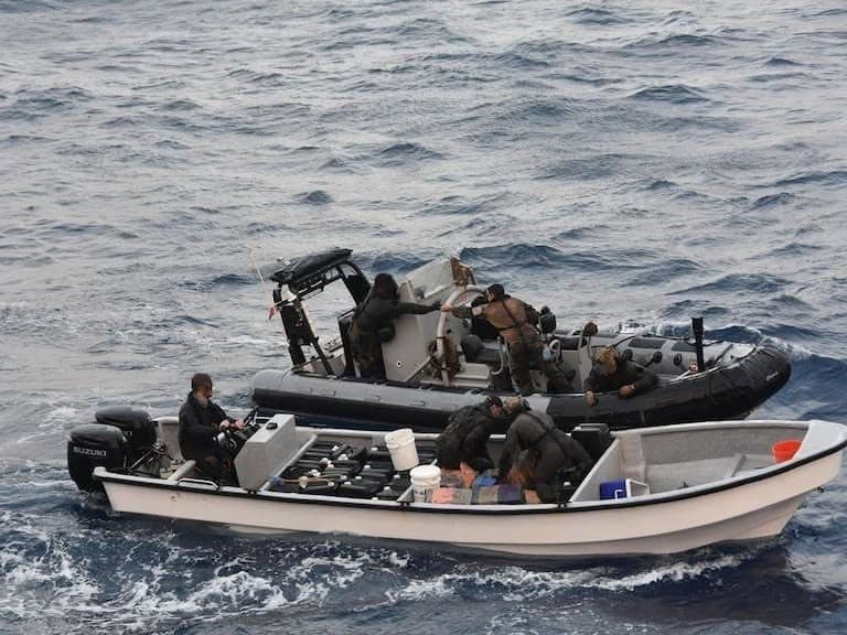 Armada de Colombia y Francia decomisan 649 kilos de cocaína en aguas de La Guajira