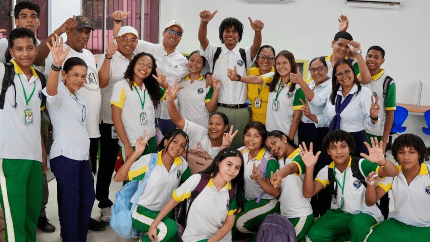 Gobernador Aguilar presenta avances en educación e infraestructura en Fonseca