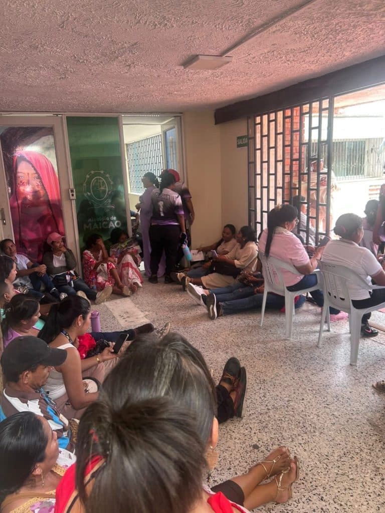 Maestros indígenas de Maicao toman la alcaldía por salarios atrasados