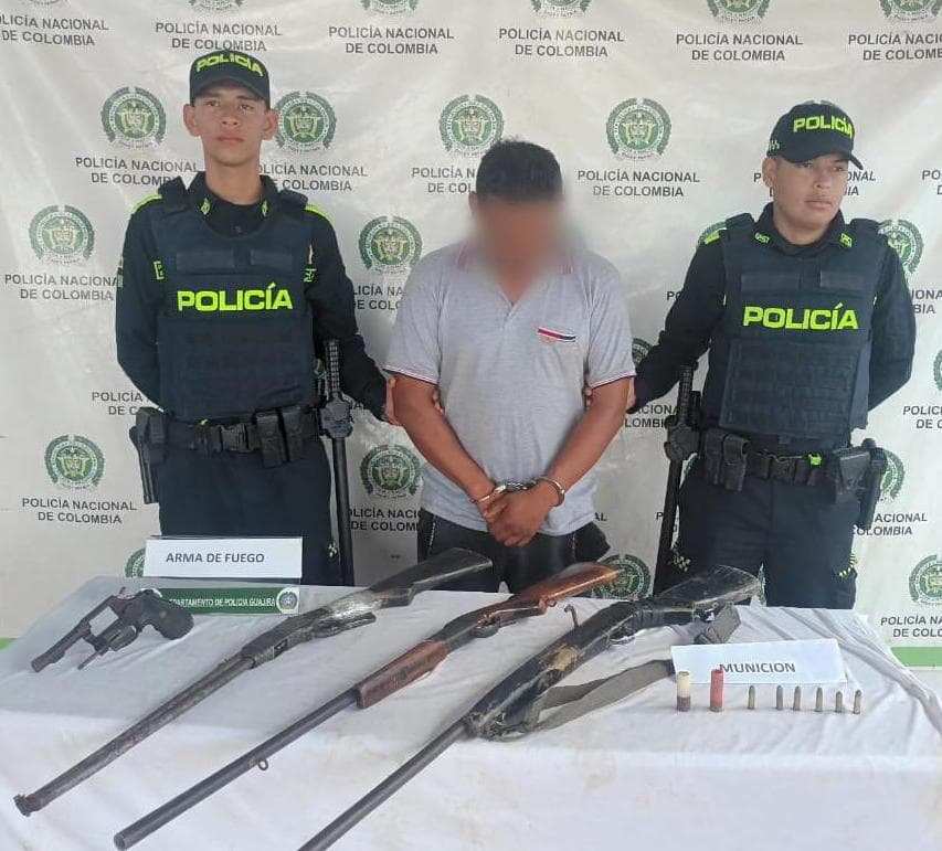 Policía captura presunto delincuente y decomisa cuatro armas en operativo en Maicao
